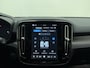 Volvo EX40 Extended Range Plus Black Edition / Nubuck / 20'' / Getint Glas / Harman&kardon Audio / Adapt. Cruise / BLIS / Stoel + Stuurw. Verwarming /