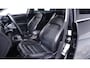 Volkswagen Golf Variant 1.6 TDI Highline R-Design sportstoelen lederen bekleding NAP DAB-ontvangst cruise controle camera navigatie stoelverwarming PDC v+a schakelflippers aan het stuur climate controle 19"-inch lichtmetalen velgen