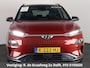 Hyundai Kona Electric EV Premium Two-Tone 64 kWh SOH ACCU 99% | Apple Carplay/Android Auto | Stuur-& Stoelverwarming | Navigatie | Leder | Camera |