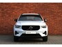 Volvo XC40 B4 Plus Dark | Semi- Elektrische Trekhaak | Verwarmde Stoelen en Stuurwiel | Verwarmbare Voorruit | Premium audio by Harman Kardon | Apple Carplay / Android Auto | Keyless Entry/Start | Park Assist |
