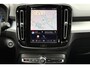 Volvo XC40 B4 Plus Dark | Semi- Elektrische Trekhaak | Verwarmde Stoelen en Stuurwiel | Verwarmbare Voorruit | Premium audio by Harman Kardon | Apple Carplay / Android Auto | Keyless Entry/Start | Park Assist |