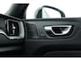Volvo XC60 2.0 T8 Plug-in hybrid AWD Ultra Black Edition | Pano-dak | H&K Audio | Head up | Gelaagd Glas | Blis | ACC | 360 camera |