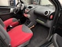 Peugeot 107 1.0-12V XS Urban Move 5 deurs! | AUX aansluiting | Airco | Isofix-bevestigingspunten voor kinderzitjes