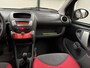 Peugeot 107 1.0-12V XS Urban Move 5 deurs! | AUX aansluiting | Airco | Isofix-bevestigingspunten voor kinderzitjes