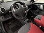 Peugeot 107 1.0-12V XS Urban Move 5 deurs! | AUX aansluiting | Airco | Isofix-bevestigingspunten voor kinderzitjes