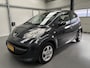 Peugeot 107 1.0-12V XS Urban Move 5 deurs! | AUX aansluiting | Airco | Isofix-bevestigingspunten voor kinderzitjes