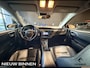 Toyota Auris Touring Sports 1.8 Hybrid Lease Exclusive. Leer. Navi. Camera. 17 inch. Dealer onderhouden met NAP