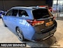 Toyota Auris Touring Sports 1.8 Hybrid Lease Exclusive. Leer. Navi. Camera. 17 inch. Dealer onderhouden met NAP