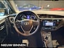 Toyota Auris Touring Sports 1.8 Hybrid Lease Exclusive. Leer. Navi. Camera. 17 inch. Dealer onderhouden met NAP