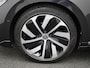 Volkswagen Arteon Shooting Brake 1.4 TSI eHybrid R-Line Business+ 218 PK| Panoramadak | Lederen Stoelen Met Geheugen | Trekhaak | 360 Camera | Head-Up-Display | 19 Inch Velgen | Stuurwielverwarming | Stoelverwarming Voor & Achter