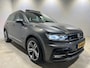 Volkswagen Tiguan 1.5 TSI ACT Highline Business R | Navigatie | LM Velgen 19" | Trekhaak Elektrisch Uitklapbaar | Cruise Control Adaptief | Achteruitrijcamera | Airco |