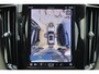 Volvo XC60 T8 Recharge AWD Ultimate Dark - Luchtvering - Panorama/schuifdak - IntelliSafe Assist & Surround - 360º Camera - Bowers & Wilkins audio - Verwarmde voorstoelen, stuur & achterbank - Parkeersensoren voor & achter - Elektr. bedienb. voorstoelen met geheugen - Head up display - Draadloze tel. lader - Extra getint glas - 21' LMV
