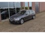 BMW 3-Serie Touring 318i LCI Luxury Edition | NL auto | Facelift | Driving Assistant | Stuurverwarming | Camera | DAB | LED | HiFi | Leer | Sportstoelen | Sportstuur | Cruise control