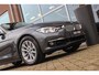 BMW 3-Serie Touring 318i LCI Luxury Edition | NL auto | Facelift | Driving Assistant | Stuurverwarming | Camera | DAB | LED | HiFi | Leer | Sportstoelen | Sportstuur | Cruise control