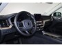 Volvo XC60 T6 Recharge AWD Plus Bright - Panorama/schuifdak - IntelliSafe Assist & Surround - 360º Camera - Harman/Kardon audio - Adaptieve LED koplampen - Verwarmde voorstoelen, stuur & achterbank - Parkeersensoren voor & achter - Elektr. bedienb. voorstoelen met geheugen - Head up display - Draadloze tel. lader - Extra getint glas - 19' LMV