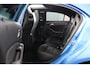 Mercedes-Benz A-klasse 180 Ambition AMG-Line/Panorama/Camera/18 inch/Stoelverwarming