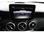 Mercedes-Benz A-klasse 180 Ambition AMG-Line/Panorama/Camera/18 inch/Stoelverwarming