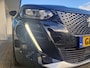 Peugeot 2008 1.2T 130pk Allure Pack | Stoelverwarming | Weinig kilometers | Apple Carplay/Android Auto | Adaptieve Cruise Control | Climate Control
