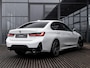 BMW 3-Serie 320e | M-SPORT PAKKET | 18 INCH | SCHUIF-KANTELDAK | LEDER | CRUISE CONTROL | APPLE CARPLAY |