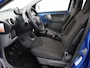 Toyota Aygo 1.0-12V Comfort Navigator Airco, Buetooth, Elektronische remkrachtverdeling, Radio-cd/mp3 speler, Navigatiesysteem uitneembaar De Toyota Aygo 1.0-12V Comfort Navigator uit 2012 is het perfecte voorbeeld van een compacte stadsauto met karakter. Klein van stuk, maar verrassend ruim en wendbaar, voelt hij zich helemaal