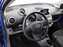 Toyota Aygo 1.0-12V Comfort Navigator Airco, Buetooth, Elektronische remkrachtverdeling, Radio-cd/mp3 speler, Navigatiesysteem uitneembaar De Toyota Aygo 1.0-12V Comfort Navigator uit 2012 is het perfecte voorbeeld van een compacte stadsauto met karakter. Klein van stuk, maar verrassend ruim en wendbaar, voelt hij zich helemaal