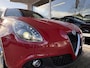 Alfa Romeo Giulietta 1.4 Turbo MultiAir Super 150pk | Rosso Competizione | Dealeronderhouden | Stoelverwarming | Navi | Bi-Xenon | Parkeersensoren | Zeer nette staat