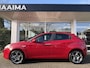 Alfa Romeo Giulietta 1.4 Turbo MultiAir Super 150pk | Rosso Competizione | Dealeronderhouden | Stoelverwarming | Navi | Bi-Xenon | Parkeersensoren | Zeer nette staat