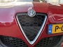 Alfa Romeo Giulietta 1.4 Turbo MultiAir Super 150pk | Rosso Competizione | Dealeronderhouden | Stoelverwarming | Navi | Bi-Xenon | Parkeersensoren | Zeer nette staat