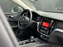 Volvo V60 2.0 B4 Essential Edition Climate / park assist / Driver assist /  18 inch.