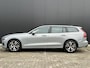 Volvo V60 2.0 B4 Essential Edition Climate / park assist / Driver assist /  18 inch.