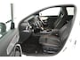Mercedes-Benz A-klasse 180 Business Solution AMG (SFEERVERLICHTING, ACHTERUITRIJCAMERA, STOELVERWARMING, NAVIGATIE, SENSOREN)