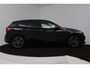 BMW 1-Serie 118i Executive Edition (SFEERVERLICHTING, DIGITALE COCKPIT, NAVIGATIE, PARKEERSENSOREN, CRUISE CONTROL)