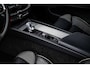 Volvo XC60 2.0 T6 Plug-in hybrid AWD Plus Dark | Long range | Parkeer Camera |  Panoramadak | Stoel/stuurverwarming | Elektr. verstelbare voorstoelen | Sportstoelen |