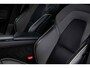 Volvo XC60 2.0 T6 Plug-in hybrid AWD Plus Dark | Long range | Parkeer Camera |  Panoramadak | Stoel/stuurverwarming | Elektr. verstelbare voorstoelen | Sportstoelen |