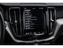 Volvo XC60 2.0 T6 Plug-in hybrid AWD Plus Dark | Long range | Parkeer Camera |  Panoramadak | Stoel/stuurverwarming | Elektr. verstelbare voorstoelen | Sportstoelen |