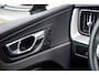 Volvo XC60 2.0 T6 Plug-in hybrid AWD Plus Dark | Long range | Parkeer Camera |  Panoramadak | Stoel/stuurverwarming | Elektr. verstelbare voorstoelen | Sportstoelen |