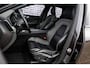 Volvo XC60 2.0 T6 Plug-in hybrid AWD Plus Dark | Long range | Parkeer Camera |  Panoramadak | Stoel/stuurverwarming | Elektr. verstelbare voorstoelen | Sportstoelen |