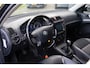Skoda Octavia Combi 1.6 FSI Elegance Attractive Business , Cruise control, Navigatie,