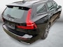 Volvo V60 Plug-in Hybrid T6 AWD R-Design | Long Range | Adaptive cruise control | Stoel- en stuurverwarming | Navigatie | Achteruitrijcamera | Parkeersensoren voor + achter | Apple Carplay / Android Auto | Elektrische stoelverstelling |