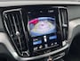 Volvo V60 Plug-in Hybrid T6 AWD R-Design | Long Range | Adaptive cruise control | Stoel- en stuurverwarming | Navigatie | Achteruitrijcamera | Parkeersensoren voor + achter | Apple Carplay / Android Auto | Elektrische stoelverstelling |