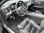 Volvo V60 Plug-in Hybrid T6 AWD R-Design | Long Range | Adaptive cruise control | Stoel- en stuurverwarming | Navigatie | Achteruitrijcamera | Parkeersensoren voor + achter | Apple Carplay / Android Auto | Elektrische stoelverstelling |