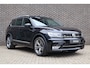 Volkswagen Tiguan 1.4 TSI 125pk Connected Series | R-Line Exterieur | Panoramadak | Dynaudio Soundsysteem | Trekhaak wegklapbaar