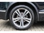 Volkswagen Tiguan 1.4 TSI 125pk Connected Series | R-Line Exterieur | Panoramadak | Dynaudio Soundsysteem | Trekhaak wegklapbaar