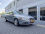 Volvo V70 2.5T Momentum Origineel NL Leer PDC Electrische achterklep Regensensor 18 inch Clima Cruise Trekhaak