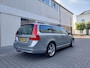 Volvo V70 2.5T Momentum Origineel NL Leer PDC Electrische achterklep Regensensor 18 inch Clima Cruise Trekhaak