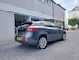 Volvo V40 1.6 T4 Summum Dealer oh Xenon Camera PDC Telefoon Cruise Clima PDC Leer Electrisch verstelbare stoel 17 inch Trekhaak