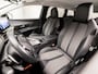 Peugeot 5008 1.2 PureTech Allure 7 Persoons Automaat (APPLE CARPLAY, GROOT NAVI, LEDER, 360 CAMERA, SPORTSTOELEN, STOELVERWARMING, KEYLESS, GETINT GLAS, TREKHAAK, ADAPTIVE CRUISE, NIEUWSTAAT)