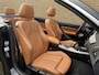 BMW 2-Serie Cabrio 218i High Executive M-pakket | Leder | Camera | Navigatie | Apple CarPlay / Android Auto | 18 inch LMV | Sportstoelen | Sportstuur | LED | DAB | Windscherm | Stoelverwarming | Volledig onderhouden | Origineel NL-auto met NAP!