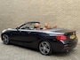 BMW 2-Serie Cabrio 218i High Executive M-pakket | Leder | Camera | Navigatie | Apple CarPlay / Android Auto | 18 inch LMV | Sportstoelen | Sportstuur | LED | DAB | Windscherm | Stoelverwarming | Volledig onderhouden | Origineel NL-auto met NAP!