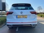 Volkswagen Tiguan 1.4 TSI eHybrid R-Line Business+ / PANODAK / IQ LED / Voorstoelen verwarmbaar / Elec. trekhaak / 20'' LMV / NAVI / APP.Connect